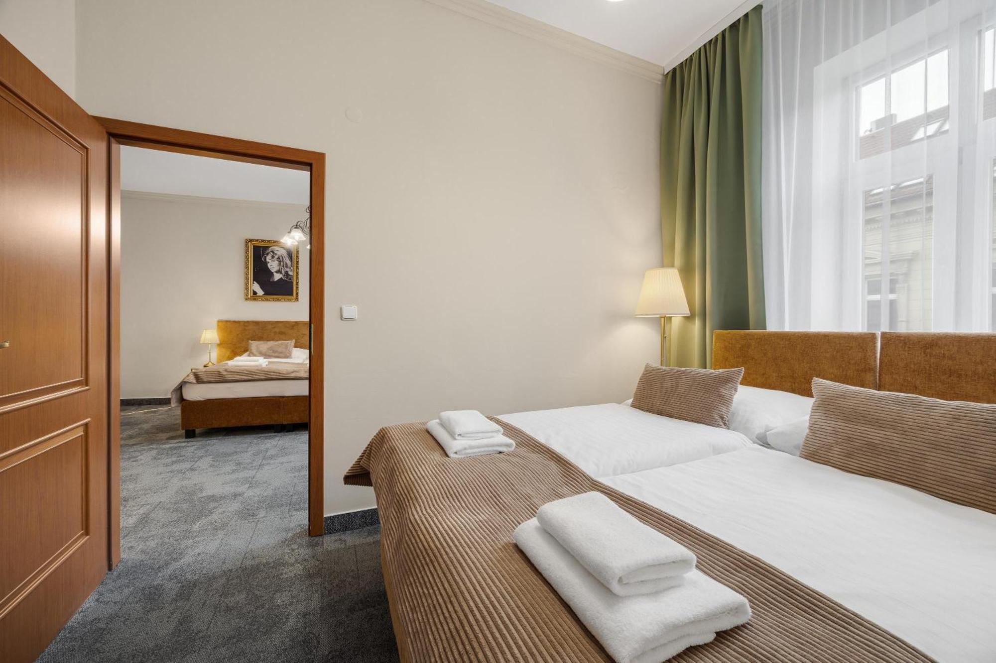 Hotel Reverie - Dependance, Check-In At Metropolitan Star Μπρατισλάβα Εξωτερικό φωτογραφία