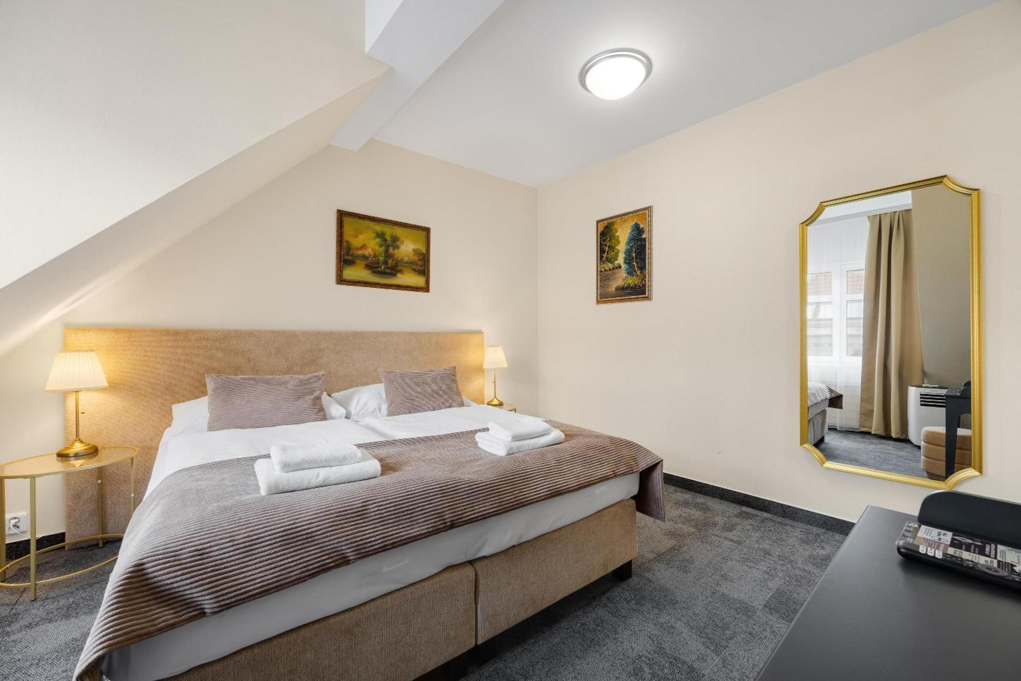 Hotel Reverie - Dependance, Check-In At Metropolitan Star Μπρατισλάβα Εξωτερικό φωτογραφία