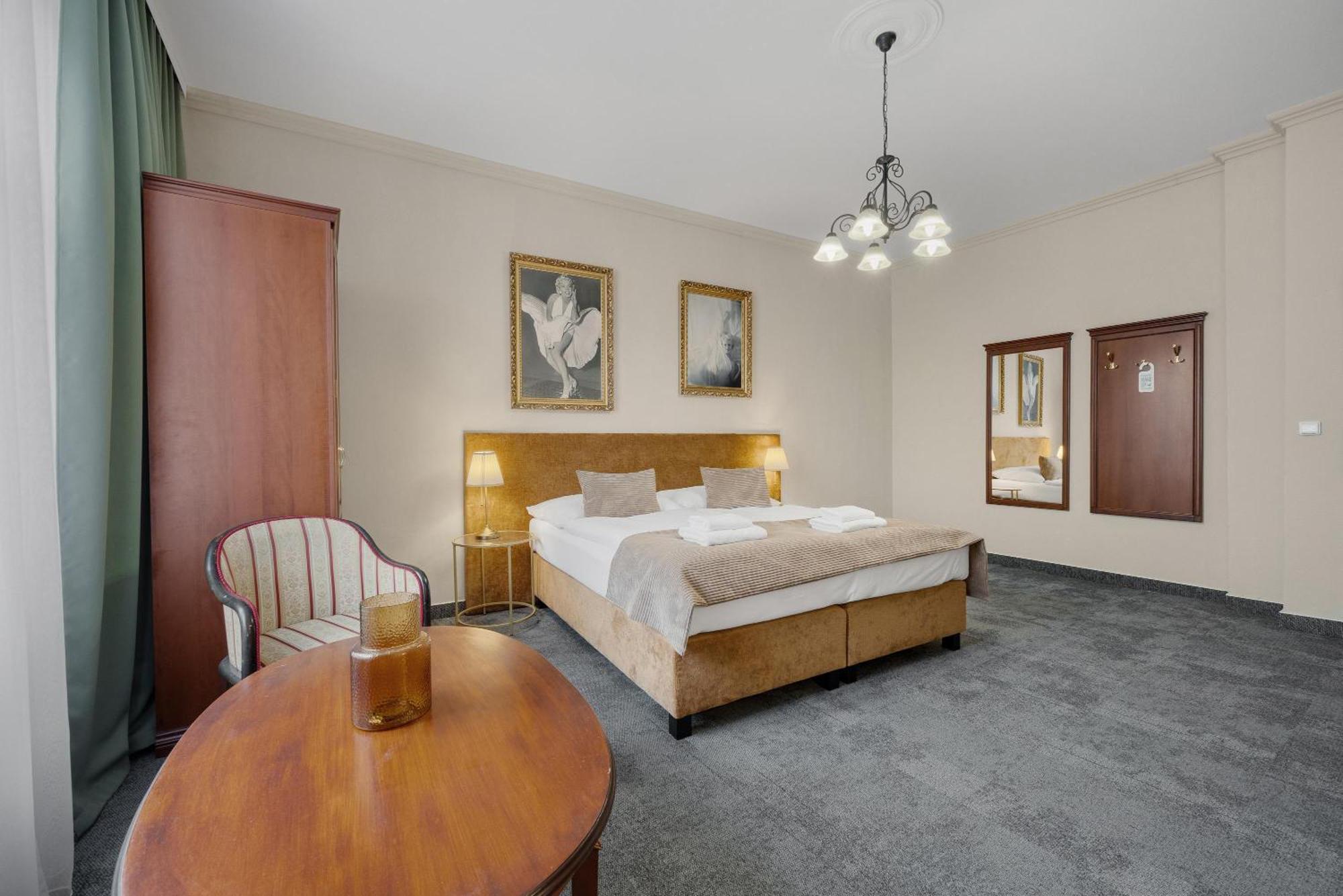Hotel Reverie - Dependance, Check-In At Metropolitan Star Μπρατισλάβα Εξωτερικό φωτογραφία